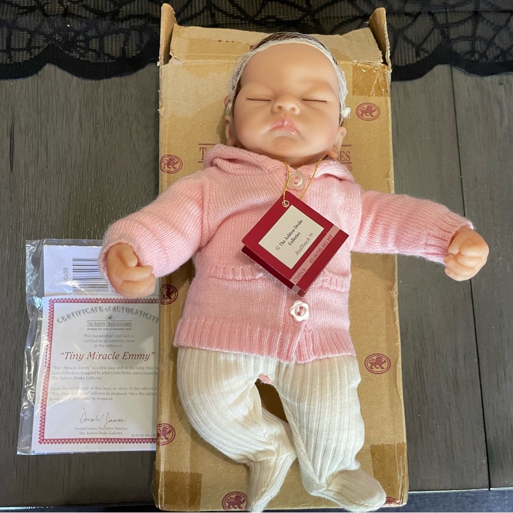 Ashton-Drake Tiny Miracle Emmy Baby Doll, excellent like new condition